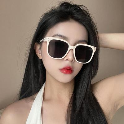 白框墨镜女款高级感显脸小白色边框2024新款复古防晒旅游太阳眼镜