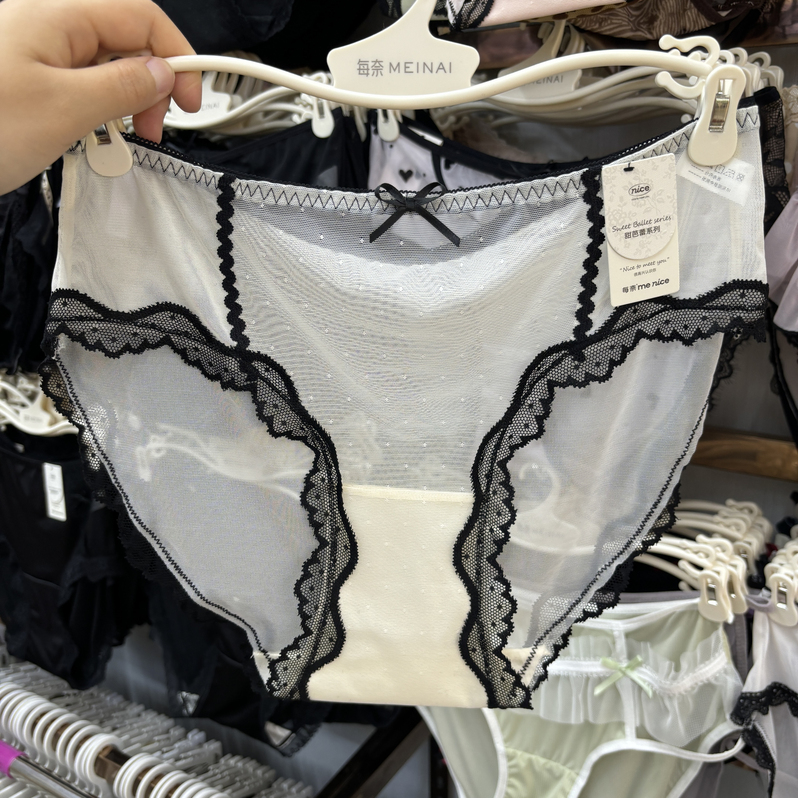 每奈蕾丝性感内裤女可爱甜美蝴蝶结女士透气三角短裤棉