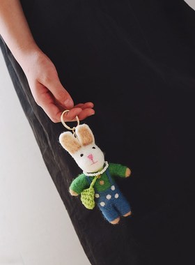 韩可爱绿色兔子挂件斜挎r包小兔包挂女生小众礼物手工羊毛毡成品