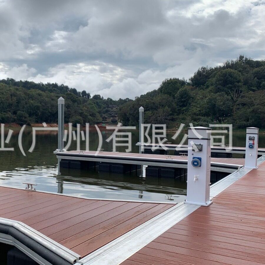 铝合金结构钢结构水上浮桥码头滚塑浮箱高浮力安全稳固