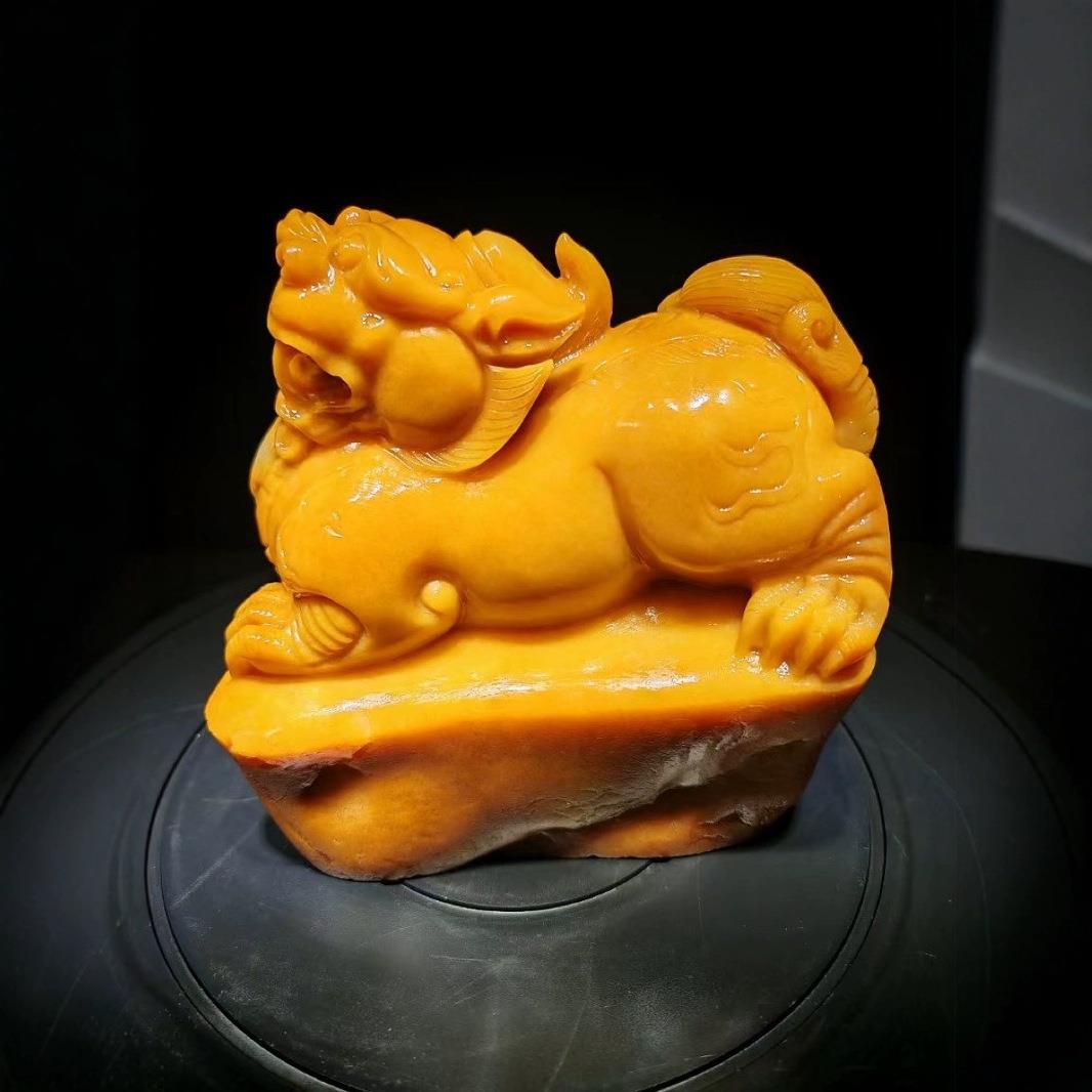 天然奇石鸡血玉貔貅摆件客厅玄关办公室装饰品玉器鸡血玉摆件