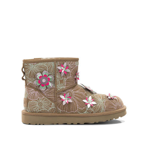 UGG Australia 女士 SS26 靴子 棕色绒面革橡胶