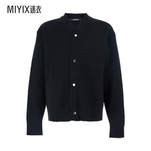男款 黑色V领徽标羊毛男士 Jacquemus Back 针织开 秋冬新品