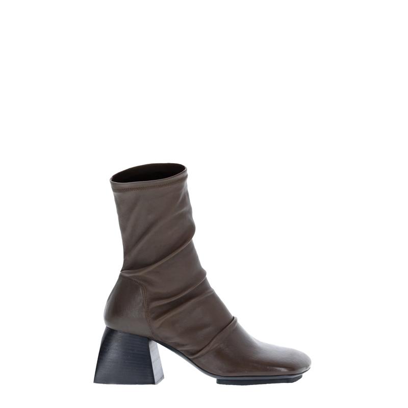 Uma Wang 女士 FW25 靴子 防滑鞋底靴子