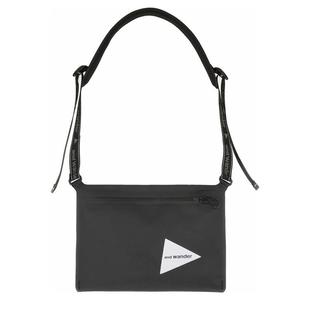 黑色户外防水斜挎包手提包 男士 And Wander