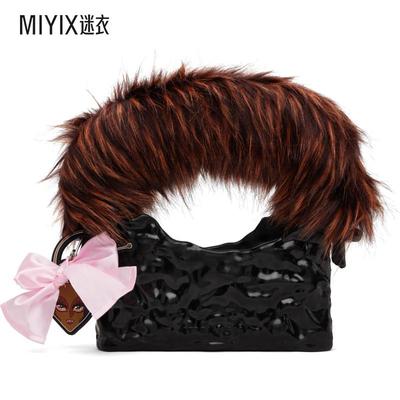 Ottolinger 女款黑色 Furry Baguette Ceramic 单肩包 迷衣时尚