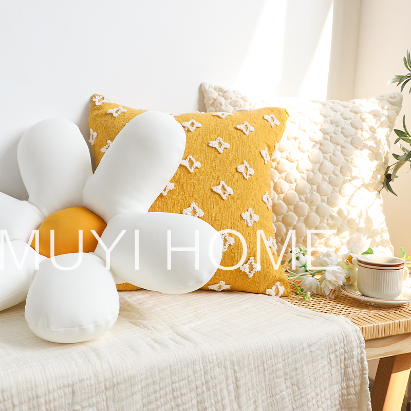 网红鸡蛋花朵抱枕民宿客厅沙发靠枕床上大靠垫簇绒腰枕飘窗坐垫套