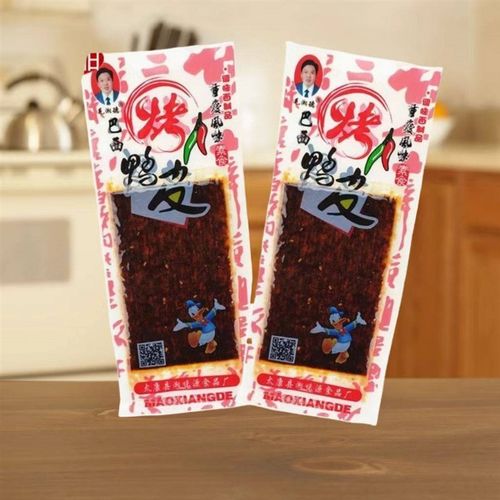 毛湘德巴西烤鸭皮辣条8090后臭干子休闲辣M片怀旧童年办公校园零