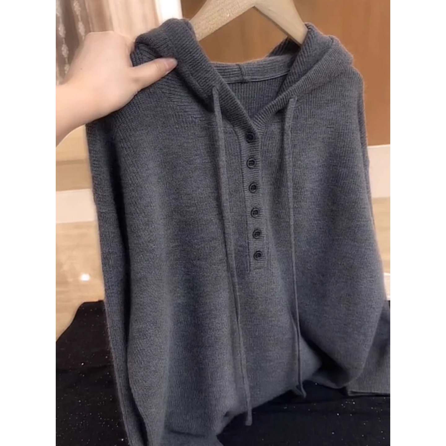 韩版设计感系扣连帽长袖针织衫女2025秋冬新款慵懒感休闲百搭上衣