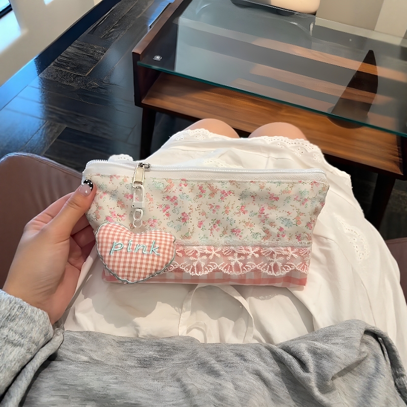 晒晒我的碎花拼接笔袋真的很好看