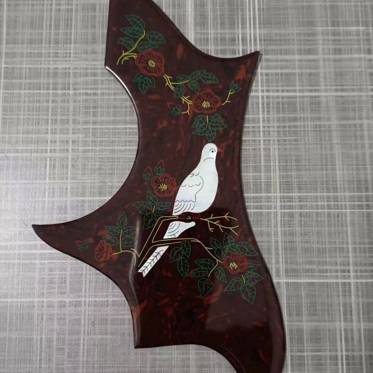 源头工厂专业生产吉他配件贝壳弹性软胶鸽子Dove吉他护板直销批发