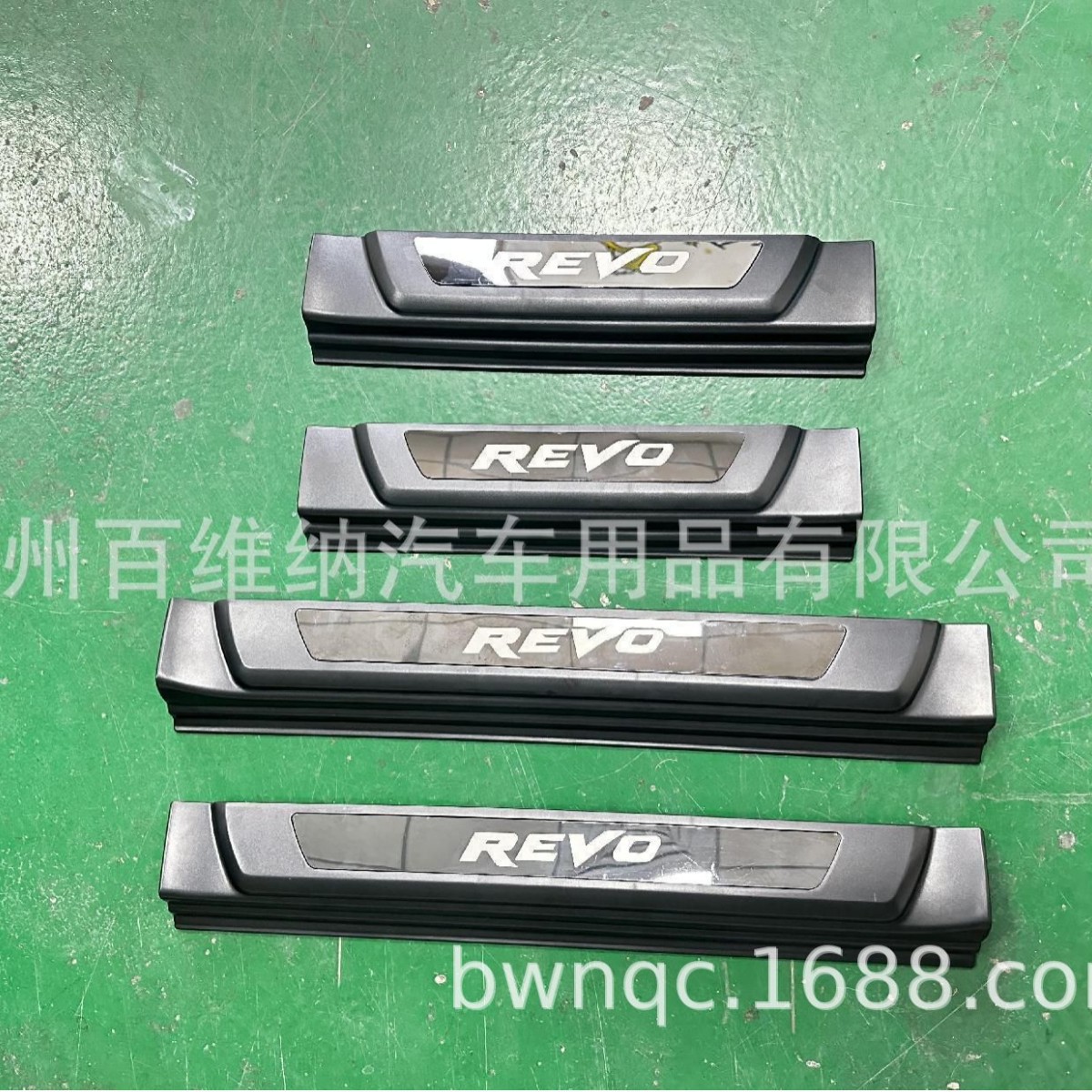 适用于15+REVO 15FORTUNER DMAX MUX 撼路者VIGO门槛条迎宾踏板