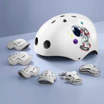 专业儿童轮滑滑板护具套装男女童溜冰鞋自行车平衡车头盔护膝护指