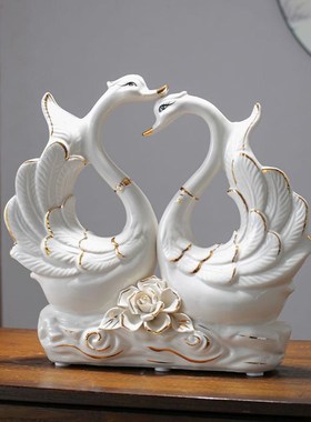 恩爱情侣天鹅陶瓷摆件客厅电视柜酒柜卧室床头柜书柜朋友结婚礼物