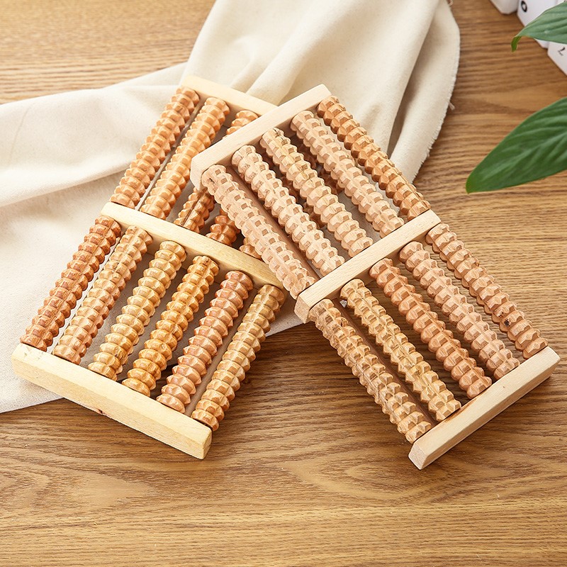 ~脚底按摩器木质滚轮脚部按摩珠足部足底泡脚熏蒸足浴桶足疗凳。