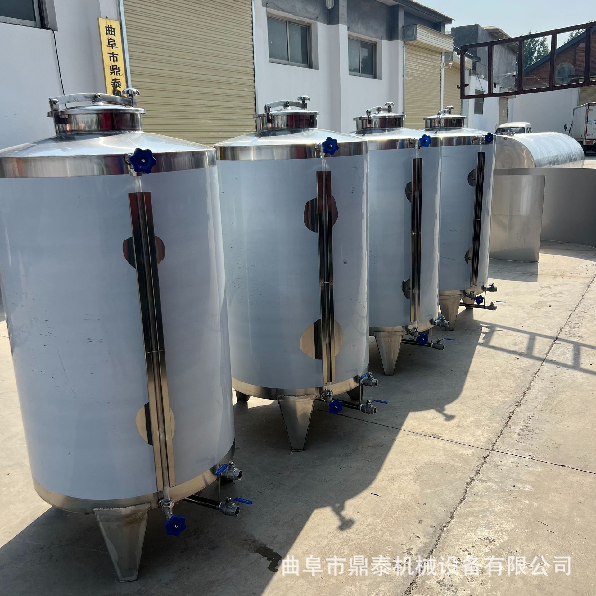 1000斤立式密封储酒罐 小型白酒储存罐 不锈钢酿酒储酒容器