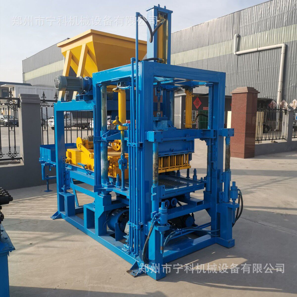 现货供应大型液压全自动路面砖混凝土免烧水泥空心砌块成型砖机