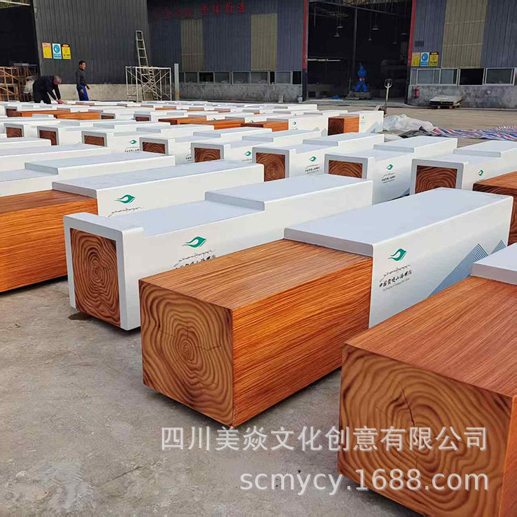商业美陈仿真木纹玻璃钢座椅雕塑