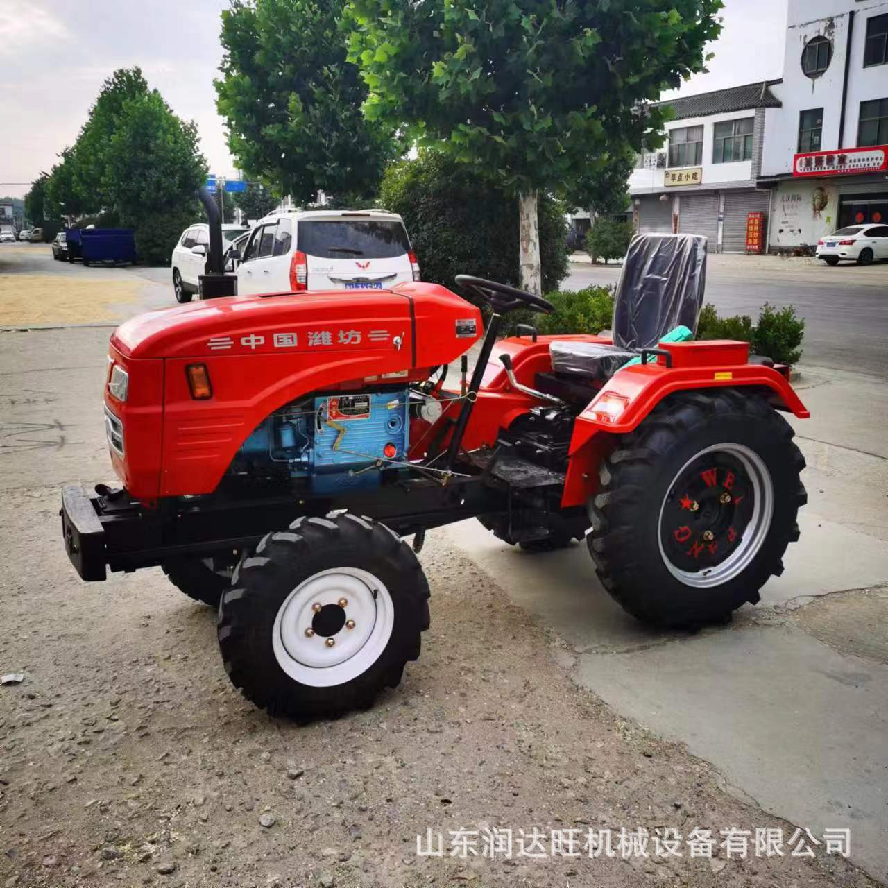 小型新款28马力旋耕拖拉机 350型四驱四轮打马力农田耕地机拖拉机