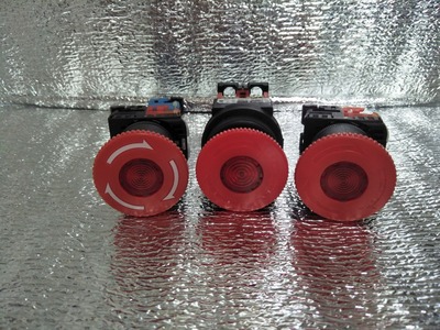 富士原装AR30VOL-11E3R富士急停按钮AR30V2L-11E3R