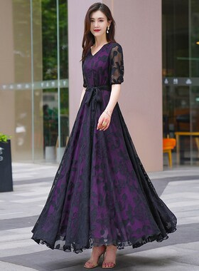 剪花黑色连衣裙2i024新款 V领收腰修身高级感超长裙女到脚踝气质