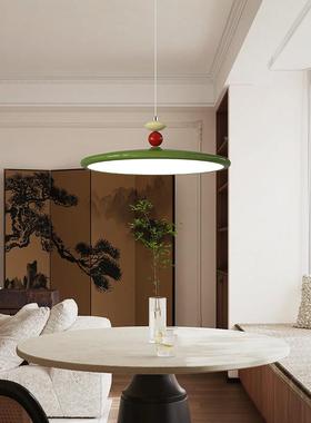 法奶油风飞碟餐厅灯床头吊灯225年新款0现代简约餐桌式吧DM588台