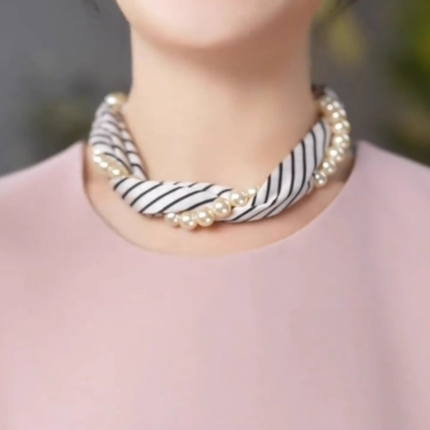 新款珍珠链条磁吸扣丝巾女韩版春夏季薄款护颈装饰吊坠领巾小围巾