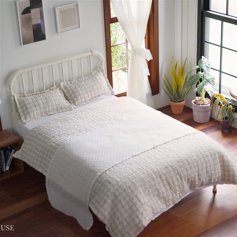 玩具】实木单人床 带床垫 6分娃屋迷你微缩模型家具摆件,模玩/动漫/周边/娃圈三坑/桌游,BJD场景道具娃屋,淘宝优惠券,粉丝福利购,淘宝优惠卷