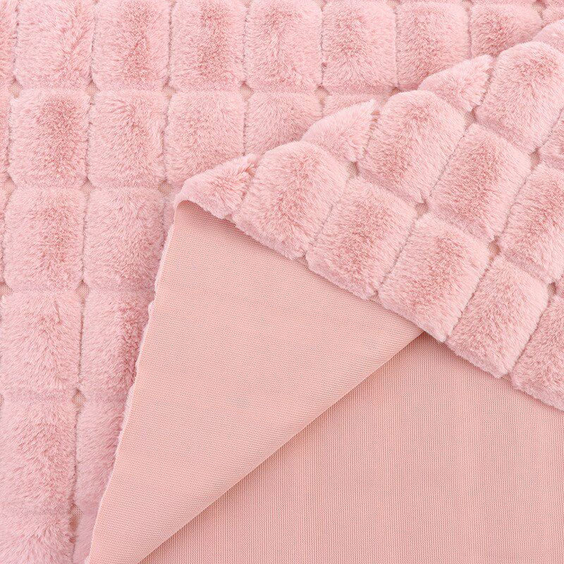 2023新款秋冬兔毛小方格面料抱枕女H装外套围巾玩具布料现货