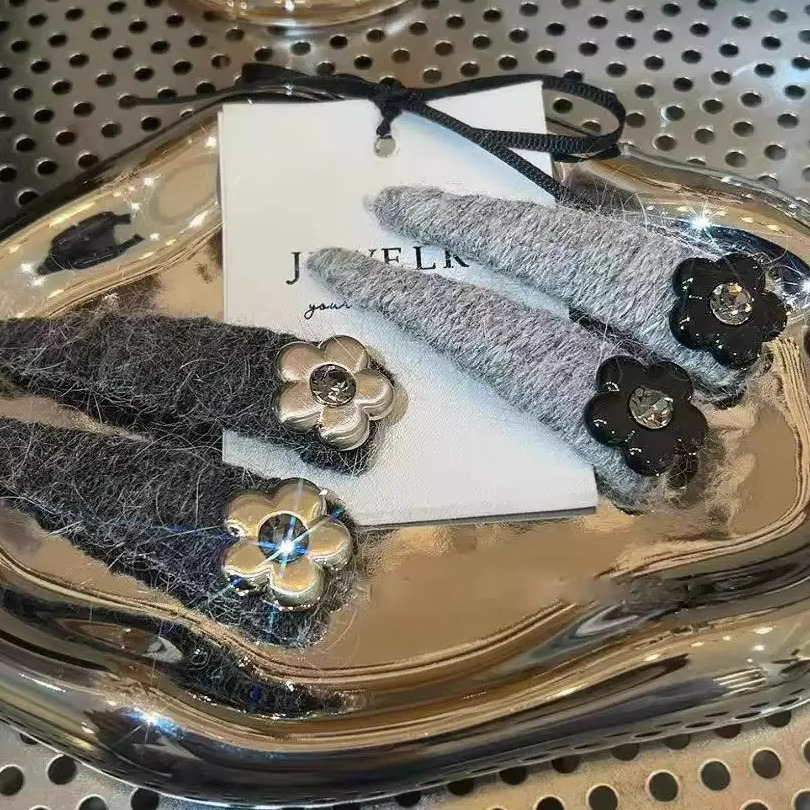 韩系金属花朵灰色马海毛刘海边夹