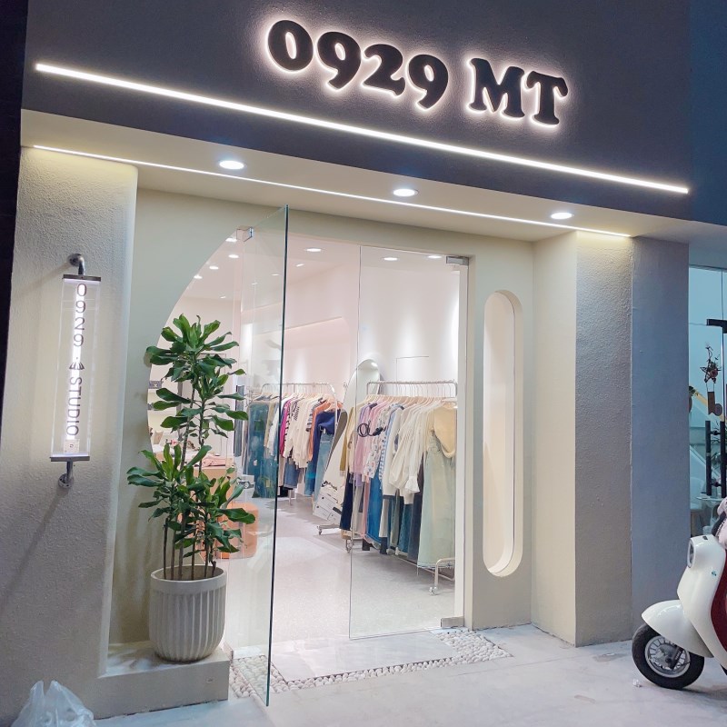 户外悬挂广告门头透明亚克力有机玻璃灯管灯箱广告牌发光侧挂定制