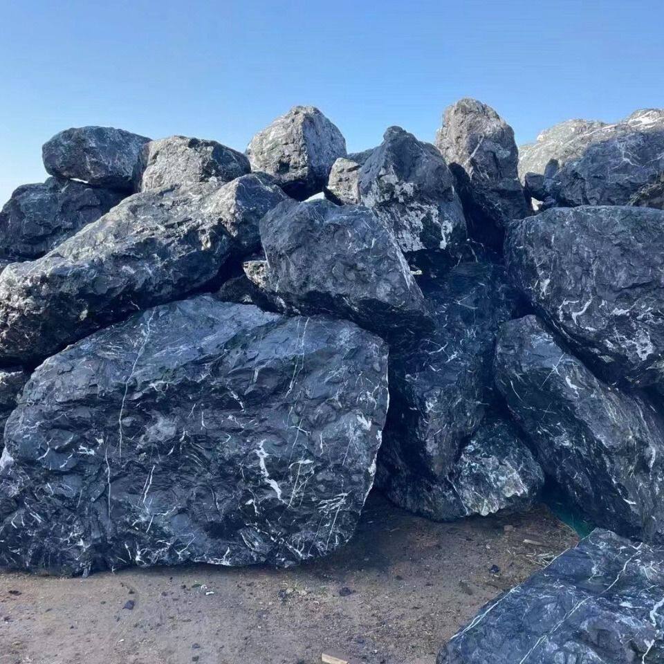 公园黑山石景观石原石组合假山草坪石造景置石摆件厂家现货