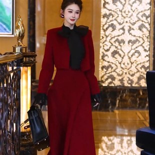 2024冬季高级感时尚女神范套装裙法式气质短款毛呢外套显瘦半身裙