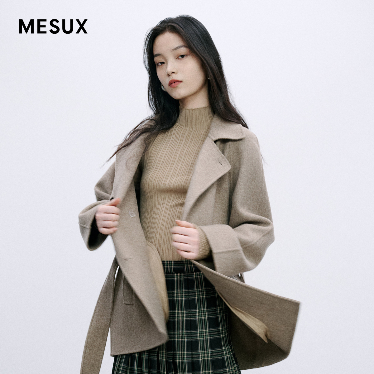 MESUX米岫24冬新品系带风衣式翻领中长款大衣MMWUI402