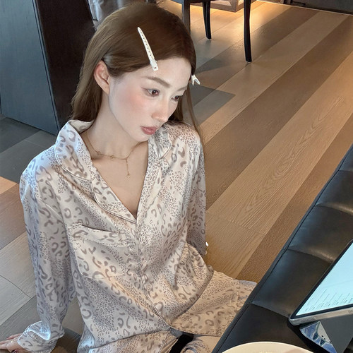 维多利亚豹纹德绒高品质家居服