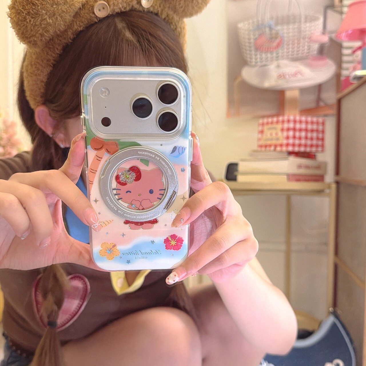 吉能虎新款海岛扶桑花黑皮kitty适用苹果18promax带360一体支架手机壳iPhone17pro全包防摔16/15/14/13保护套