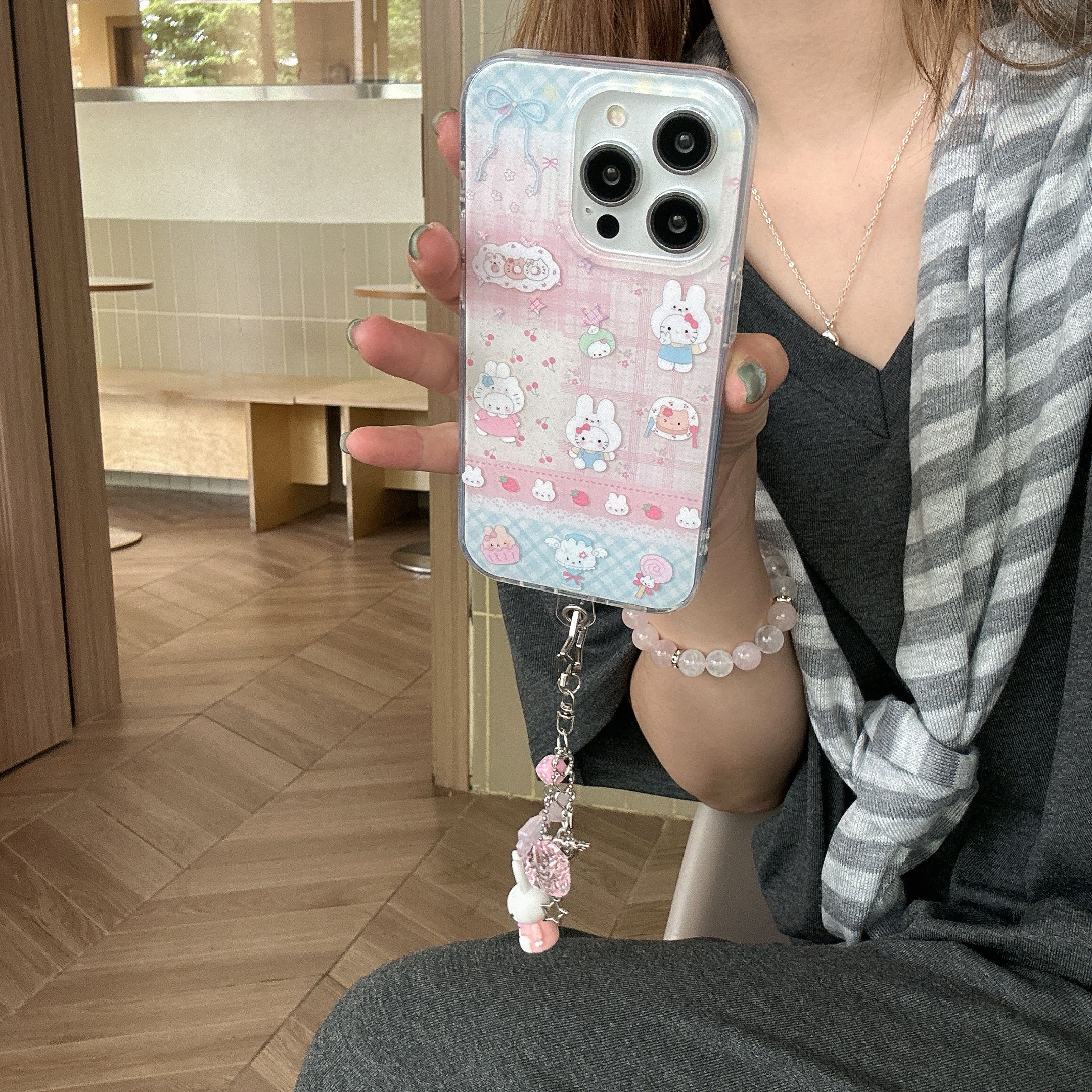 吉能虎新款粉色格子米菲兔头套Kitty适用于苹果16promax带挂件手机壳iPhone15pro全包防摔14/13/12女款保护套