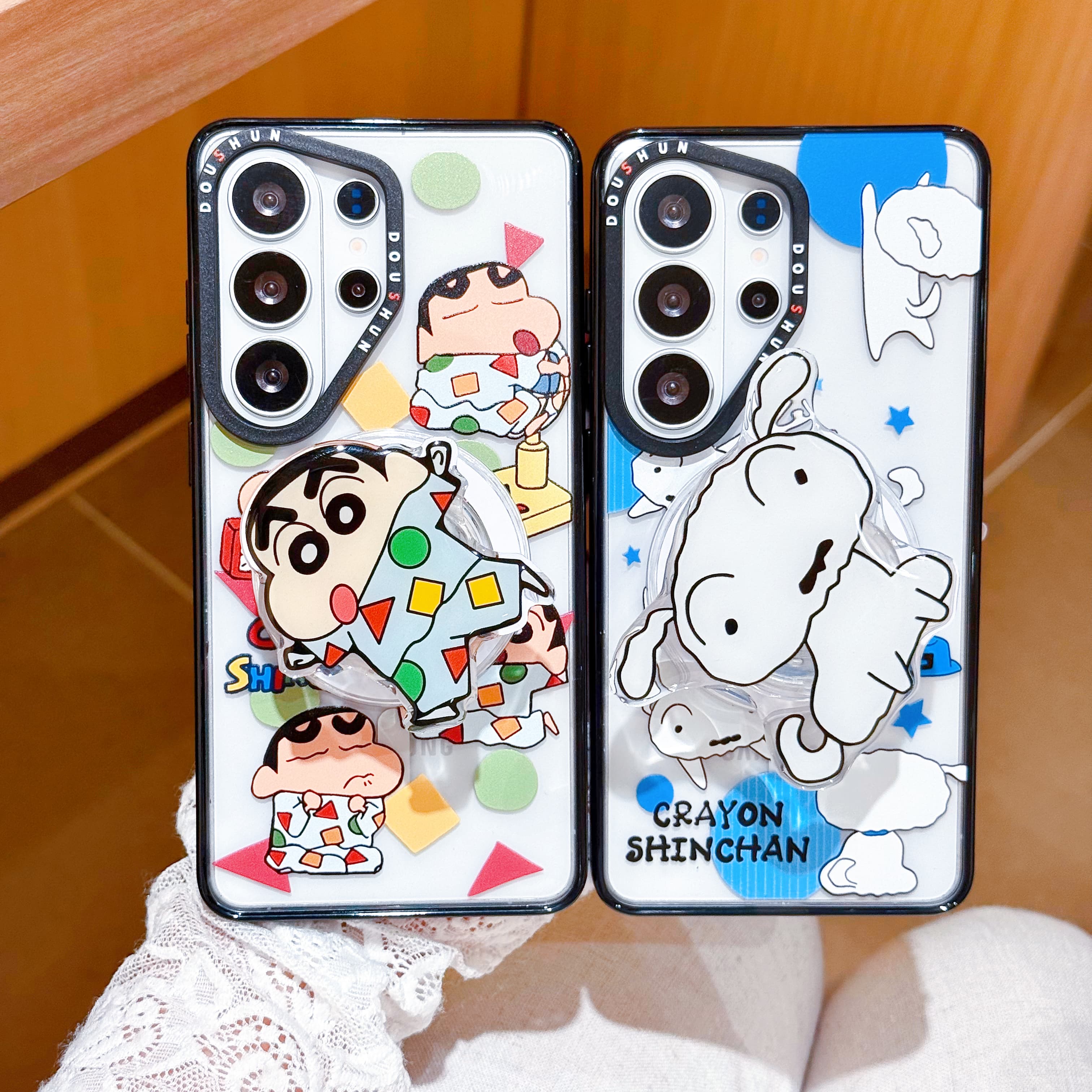吉能虎睡衣小新适用于三星S26Ultra带手链支架磁吸手机外壳S25/S24全包边防摔卡通ins风保护套