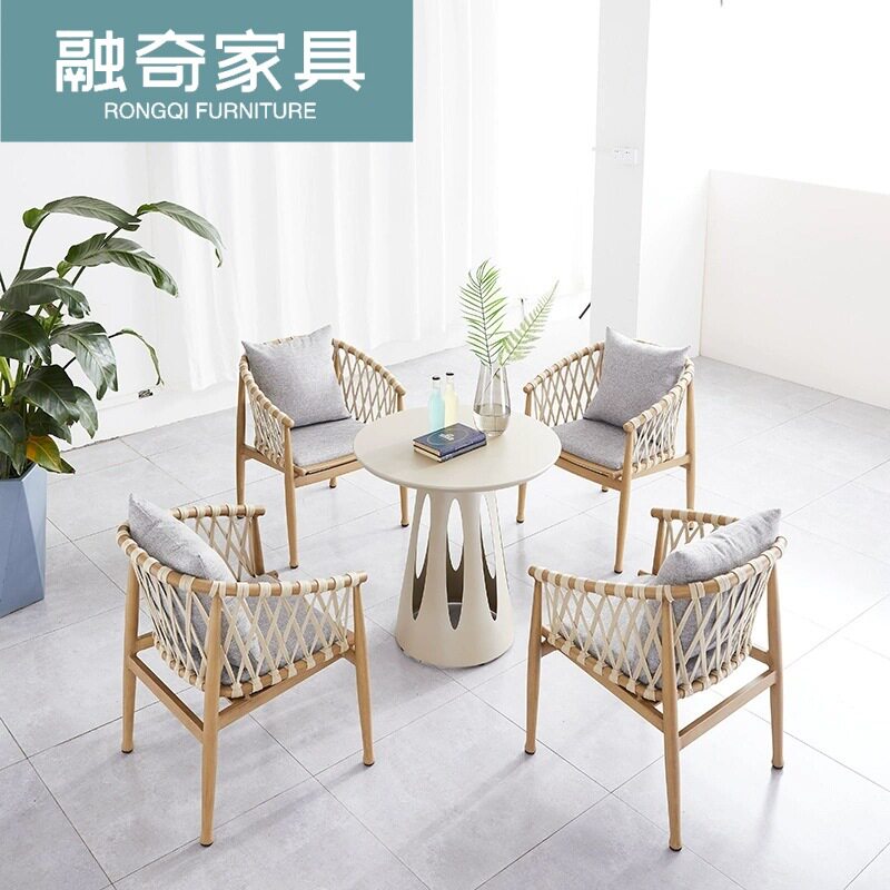 户外桌椅庭院花园露台休闲家具藤椅网红防水防晒仿木椅子塑木桌子