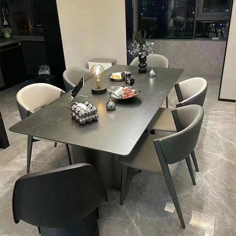 黑色岩板餐桌椅组合现代简约长方z形哑光家用意式小户型2025新饭