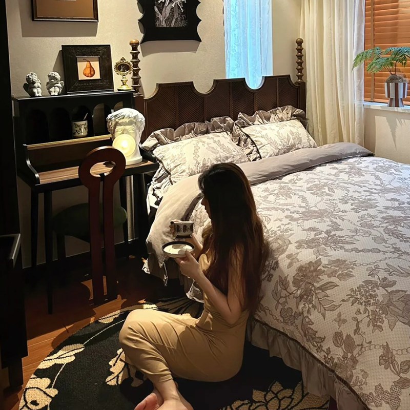 2025年新款全实木床法式覆古风主卧1米8M双人床红橡木齐边落地床