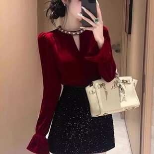 法式轻奢镂空红色丝绒打底衬衫女秋冬独特超好看漂亮修身长袖上衣