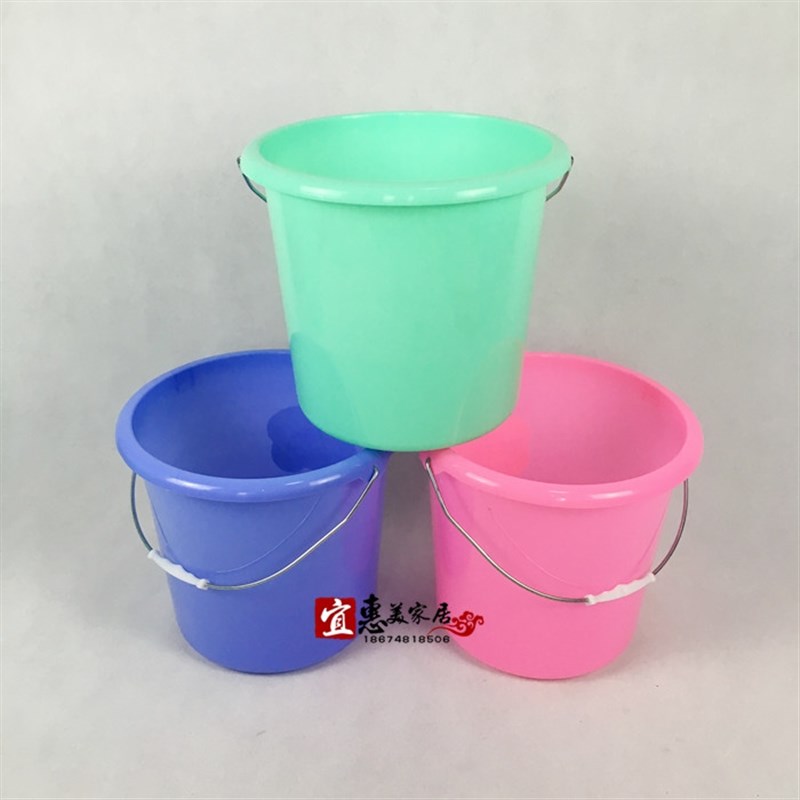 手提塑料水桶圆桶洗衣泡脚洗澡洗车学生桶家用储水桶加厚耐摔桶