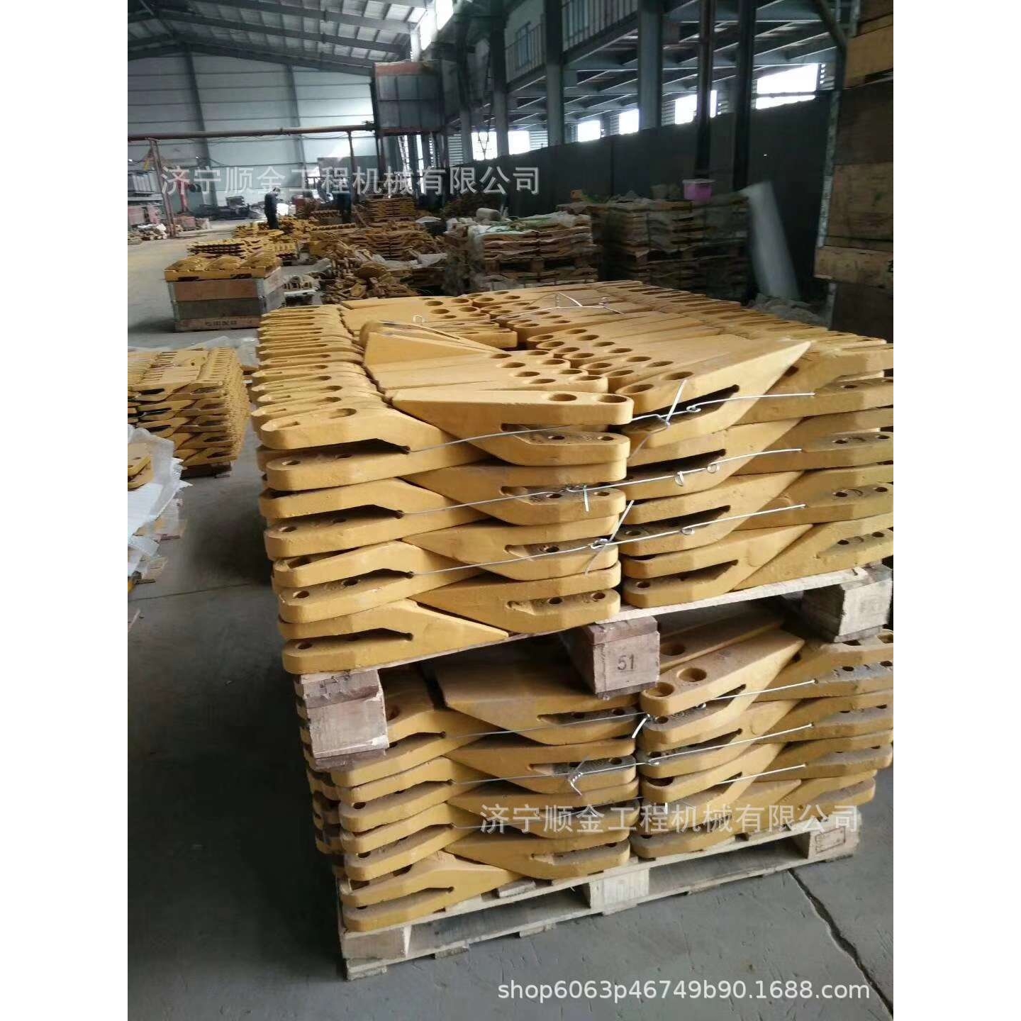 供应山工装载机SEM650652 655 50 30 656 668耐磨斗齿 中齿 边齿