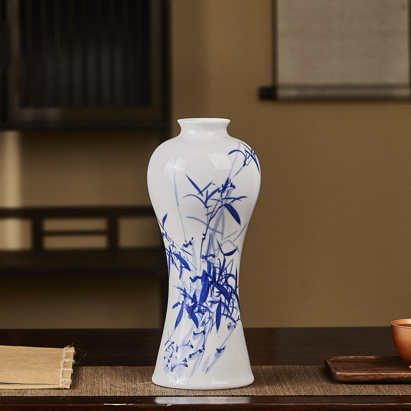 景德镇陶瓷手绘花瓶中式家居青花瓷小花插摆件客厅玄关书房装饰品