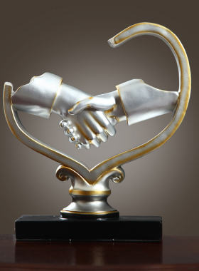 美式现代电视柜握手装饰家t居饰品酒柜客厅办公室摆件 商务工艺品