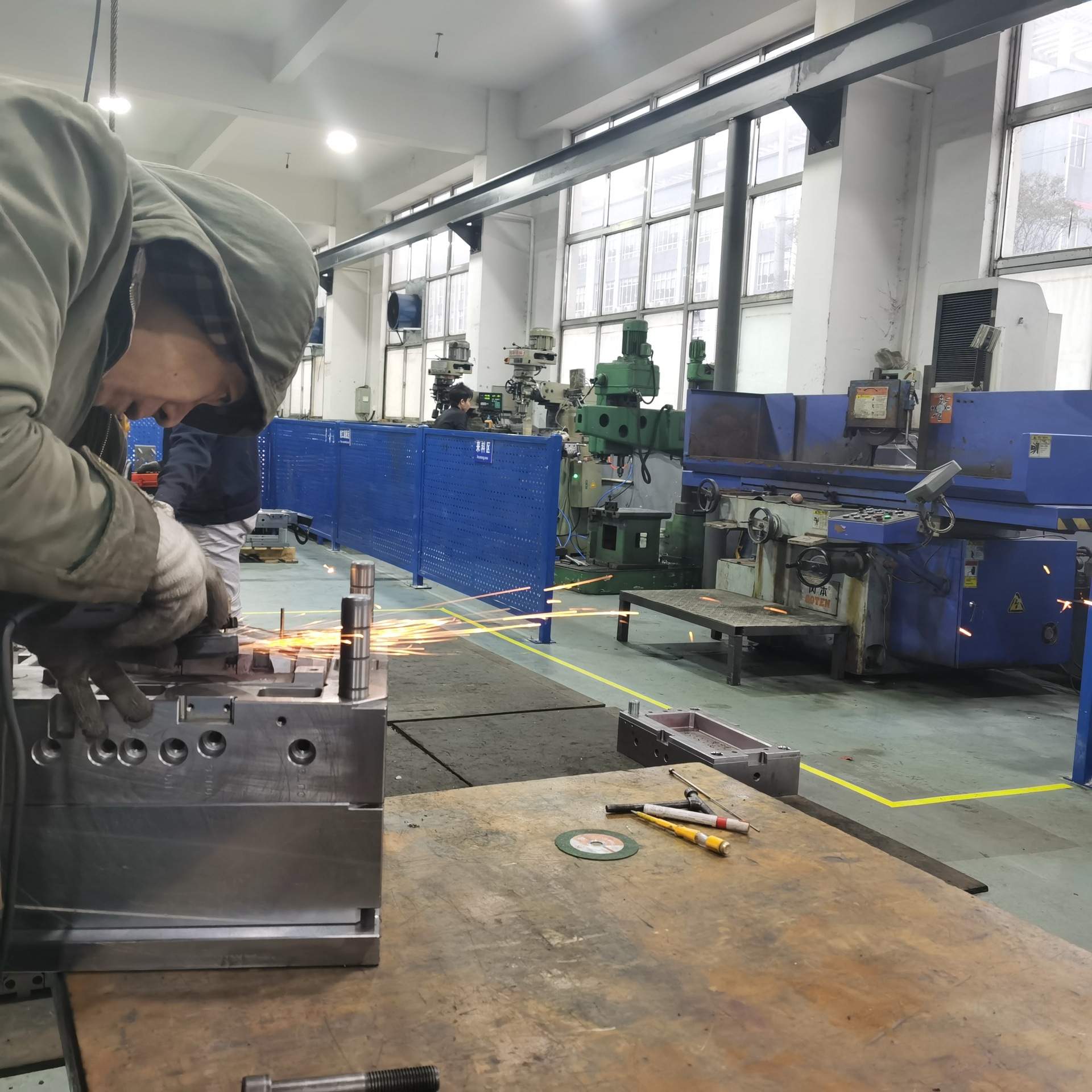 家居电器产品开模专业制作空气净化器磨具大中型磨具生产制造厂