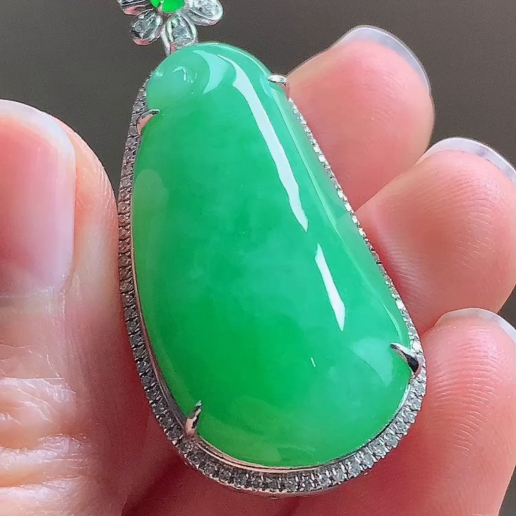 缅甸翡翠福瓜镶金玉吊坠天然玉石A货18K金镶嵌冰种满绿礼物0102