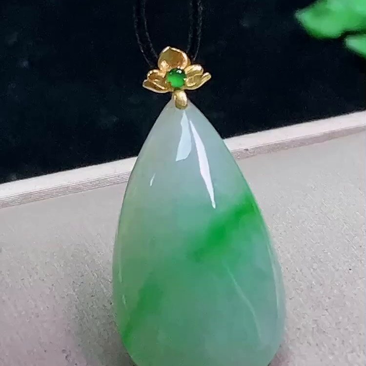 缅甸翡翠水滴镶金玉吊坠天然玉石A货18K金镶嵌冰种飘绿新款0107