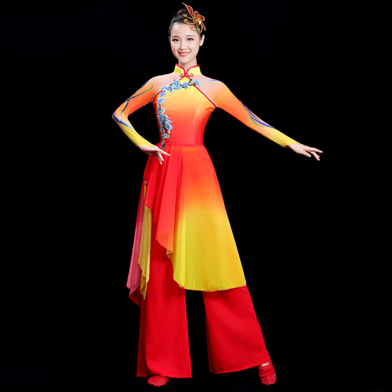 秧歌舞演出服女2021年新款夏季中国风舞蹈表演服装古典扇子舞套装